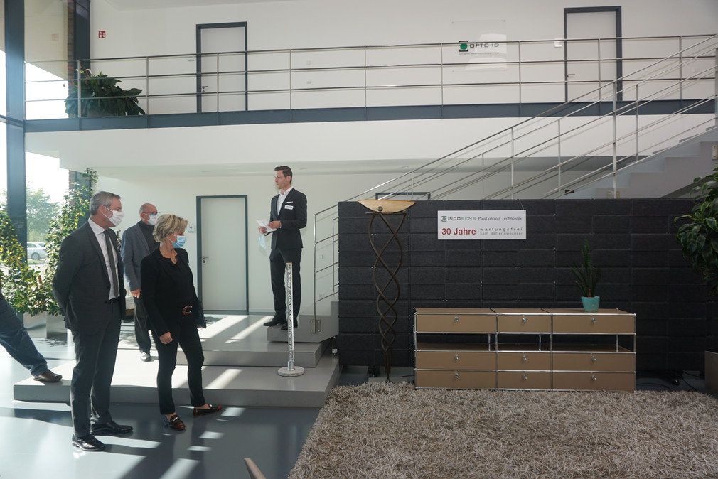 Im Rahmen der Kreisbereisung Rastatt besuchte Ministerin Dr. Hoffmeister-Kraut die Firma Picosens GmbH in Bühl.