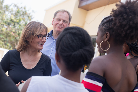 Reise Delegationsreise nach Ghana und Nigeria Wirtschaftsstaatssekretärin Katrin Schütz im Gespräch (Quelle: David Kunutsor)