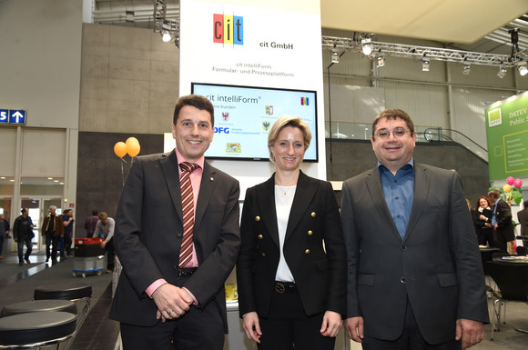 Wirtschaftsministerin Dr. Nicole Hoffmeister-Kraut hat sich bei einem Besuch der CeBIT in Hannover am 21. und 22. März 2017 bei Ausstellern aus Baden-Württemberg über die wichtigsten Trends der Digitalisierung informiert und ausgetauscht.