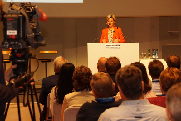 Landesveranstaltung Landesveranstaltung Einpersonen- und Kleinunternehmen Kongress für Einpersonen- und Kleinunternehmen am 19. Oktober 2017 im Haus der Wirtschaft