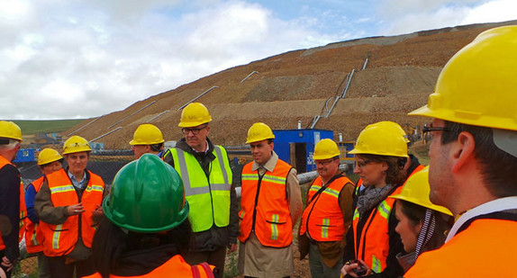 Minister Schmid besuchte im Rahmen der Delegationsreise in die Mongolei ein Bergwerk.