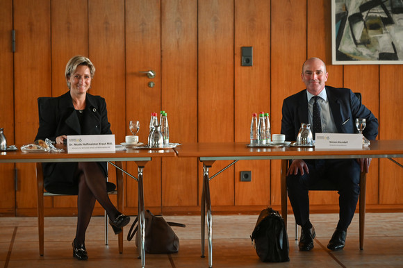 Gespräche zwischen dem Land Baden-Württemberg und Großbritannien mit Vertretern aus UK und der Wirtschaftsministerin Dr. Nicole Hoffmeister-Kraut.