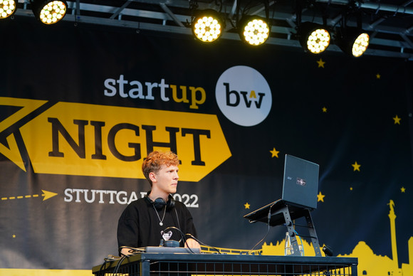 Startup BW Night