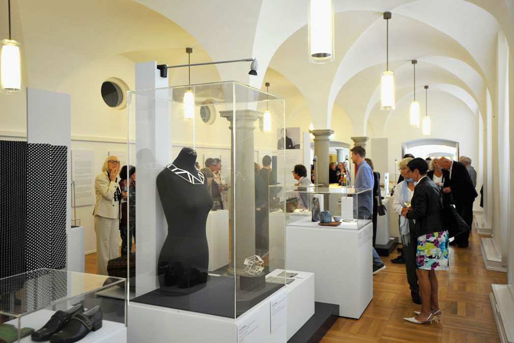 Die Landesausstellung Kunsthandwerk im Neuen Schloss Meersburg ist gut besucht.
