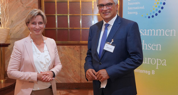 Ministerin für Wirtschaft, Arbeit und Tourismus Dr. Nicole Hoffmeister Kraut und Gunter Czisch, Oberbürgermeister der Stadt Ulm