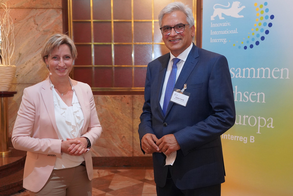 Ministerin für Wirtschaft, Arbeit und Tourismus Dr. Nicole Hoffmeister Kraut und Gunter Czisch, Oberbürgermeister der Stadt Ulm