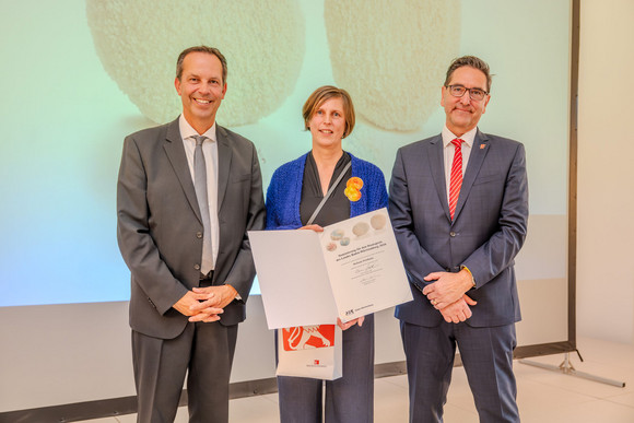 Würdigung: Stefanie Prießnitz, Goldschmiedin und Diplom-Designerin für Schmuck und Produkt aus Pforzheim