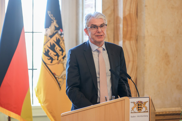 Ausbildung Neues Ausbildungsbündnis 2023-2027 unterzeichnet Christian Rauch, Vorsitzender der Geschäftsführung der Regionaldirektion Baden-Württemberg der Bundesagentur für Arbeit, bei seiner Ansprache