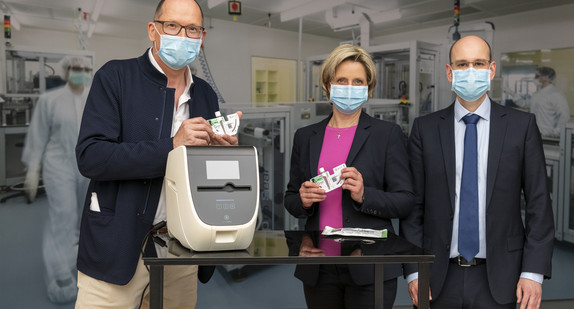 Entwicklung der Corona-Schnelltests beim Hahn-Schickard-Institut Institut für Mikroanalysesysteme und der Spindiag GmbH. 