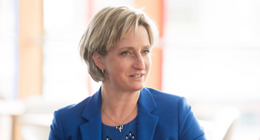 Porträt von Ministerin Dr. Nicole Hoffmeister-Kraut