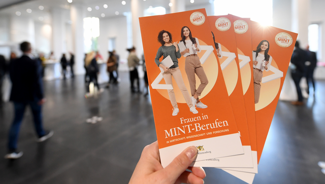 Schnappschuss auf der Jubil&auml;umsveranstaltung 10 Jahre &bdquo;Frauen in MINT-Berufen&ldquo;