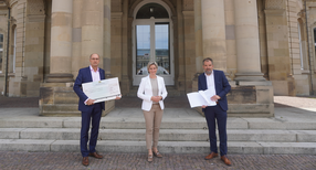 Von links nach rechts: Oliver Dawid, Ministerin Dr. Nicole Hoffmeister-Kraut, Stefan K&uuml;pper