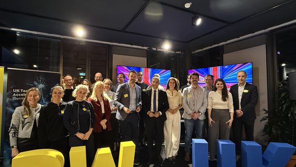 Gruppenbild zum UK Tech Accelerator
