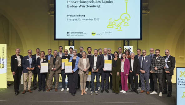 Gruppenbild anl&auml;sslich der Verleihung des 41. Innovationspreises des Landes